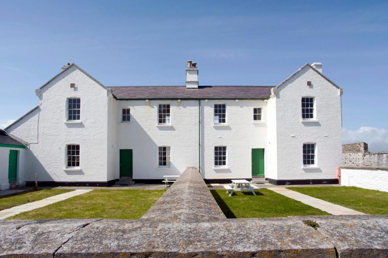 Galley Head Lightkeeper'S Houses Donoure 外观 照片