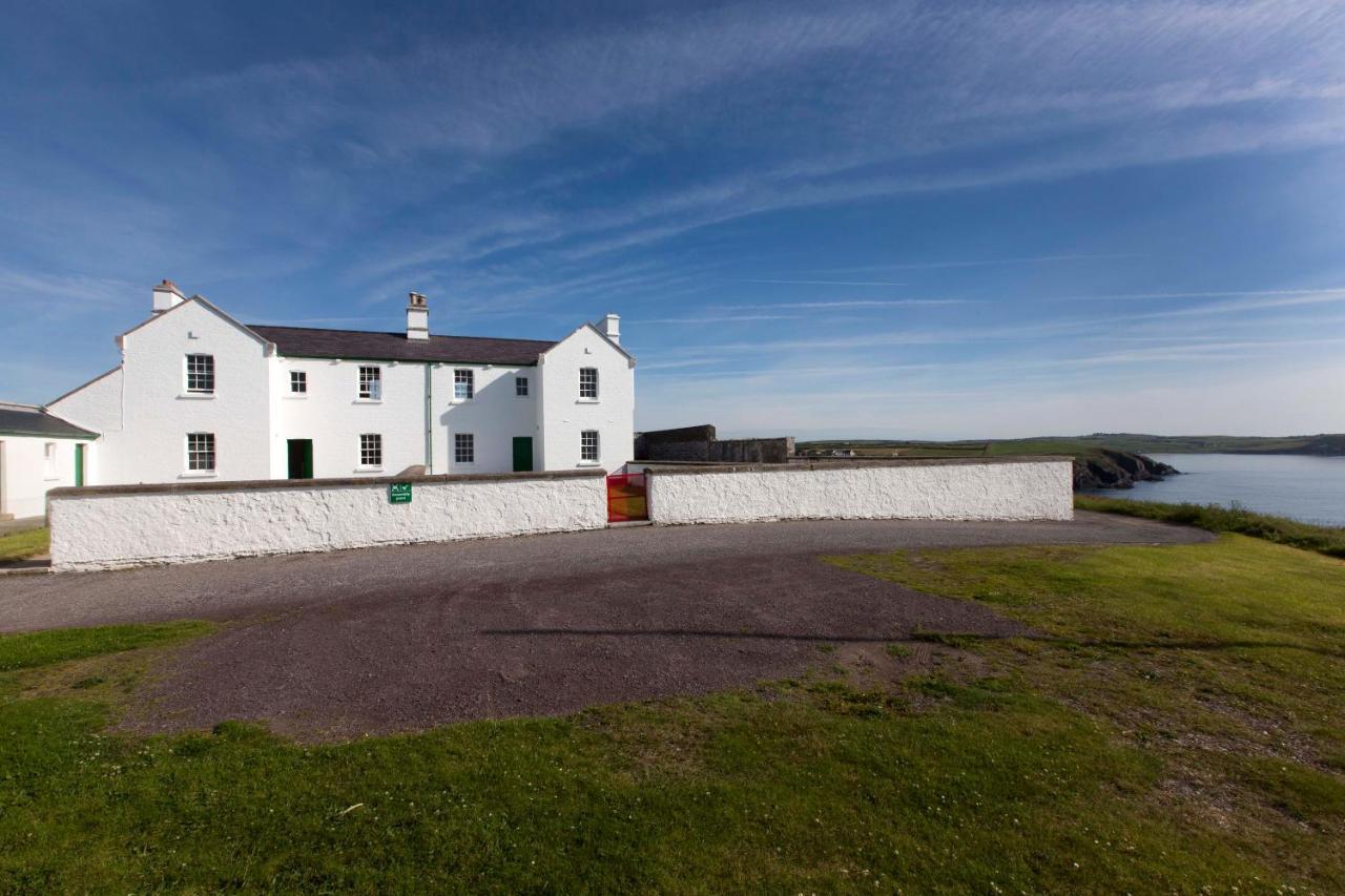 Galley Head Lightkeeper'S Houses Donoure 外观 照片