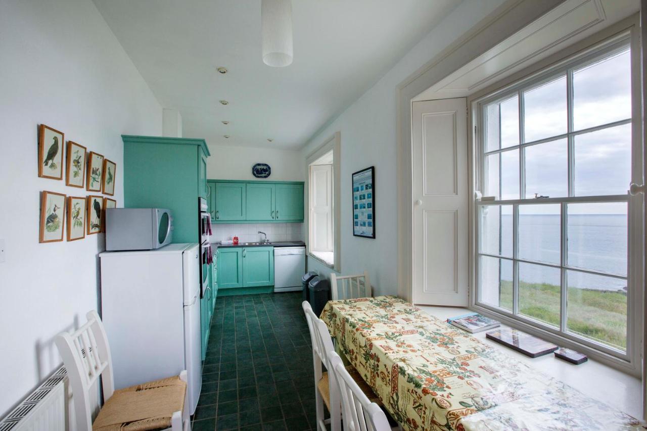 Galley Head Lightkeeper'S Houses Donoure 外观 照片