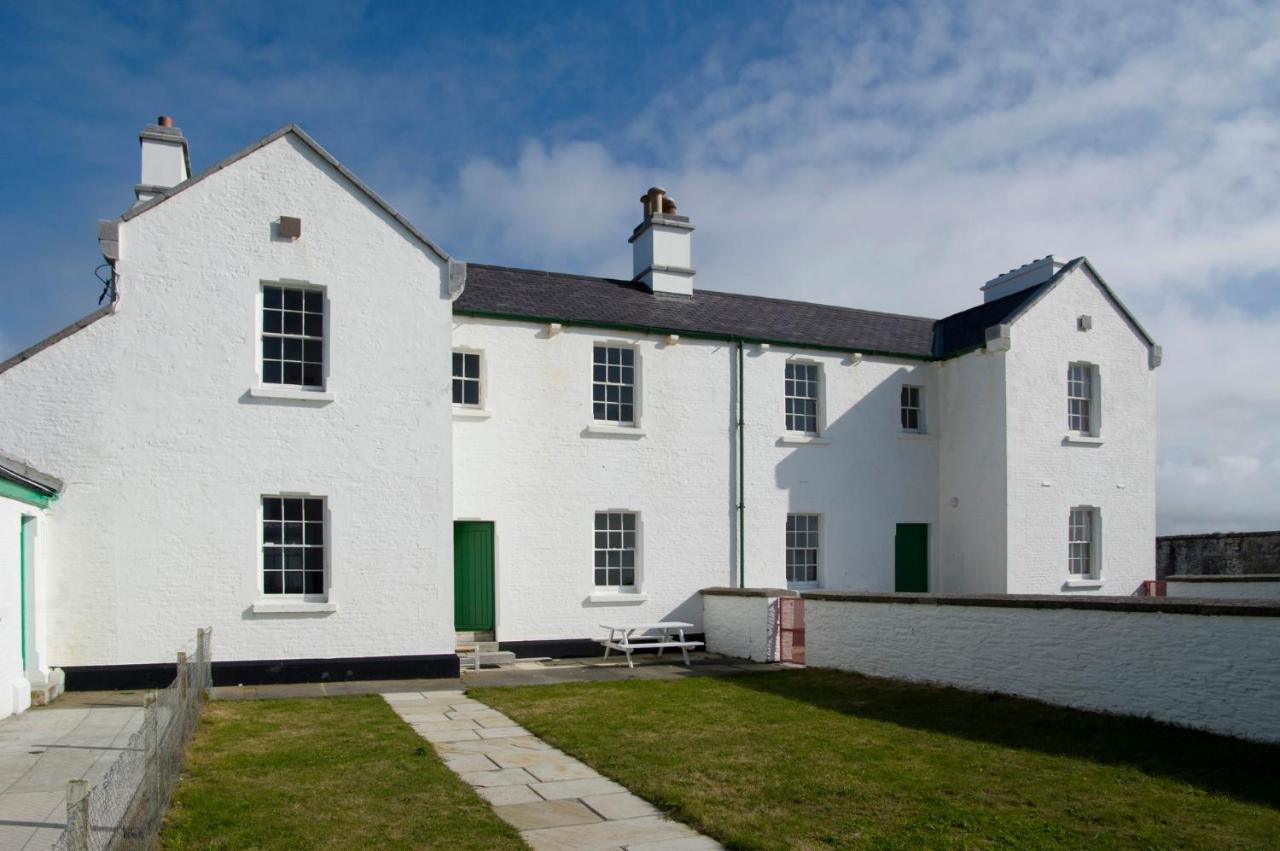 Galley Head Lightkeeper'S Houses Donoure 外观 照片
